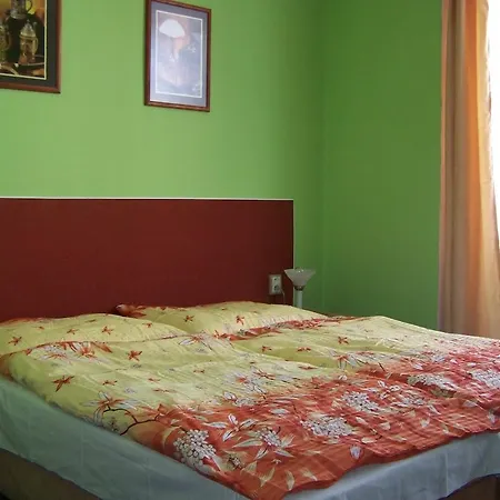 Pensionat Telephone 3*